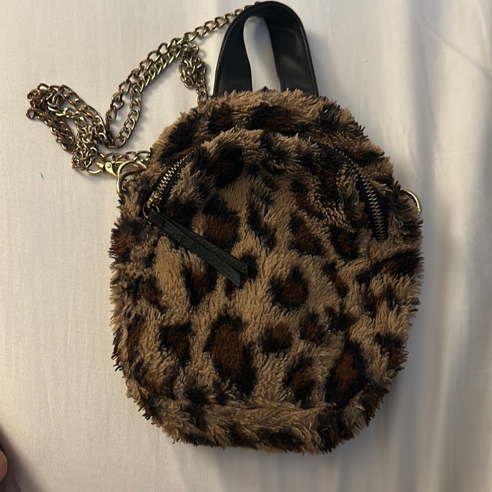 Leopard chain crossbody bag